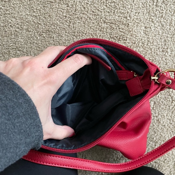 DONATED Red Tommy Hilfiger Purse - Picture 7 of 7